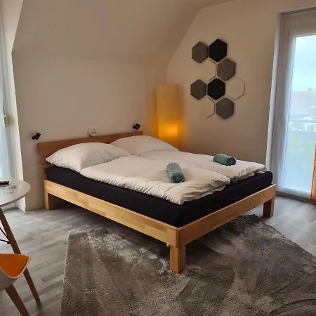 Lichtdurchflutetes Zimmer - Mainwiesen Waldbuttelbrunn Extérieur photo